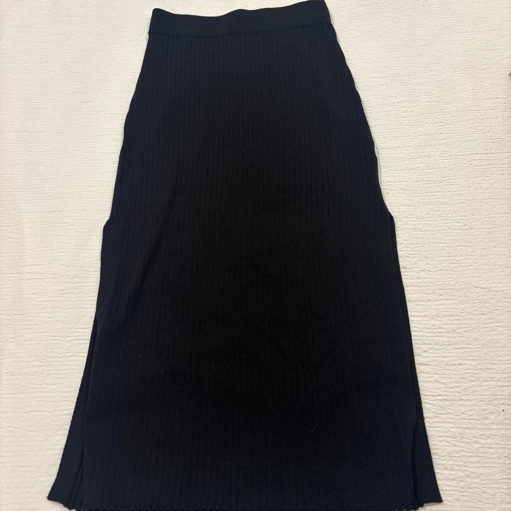 Black Ribbed Knit Midi Skirt - Women